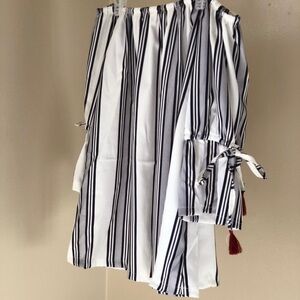 Flirty‎ off the shoulder top